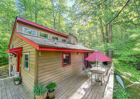 Homes For Sale - 410 Running Deer Lane<br/> Murphy, NC 28906