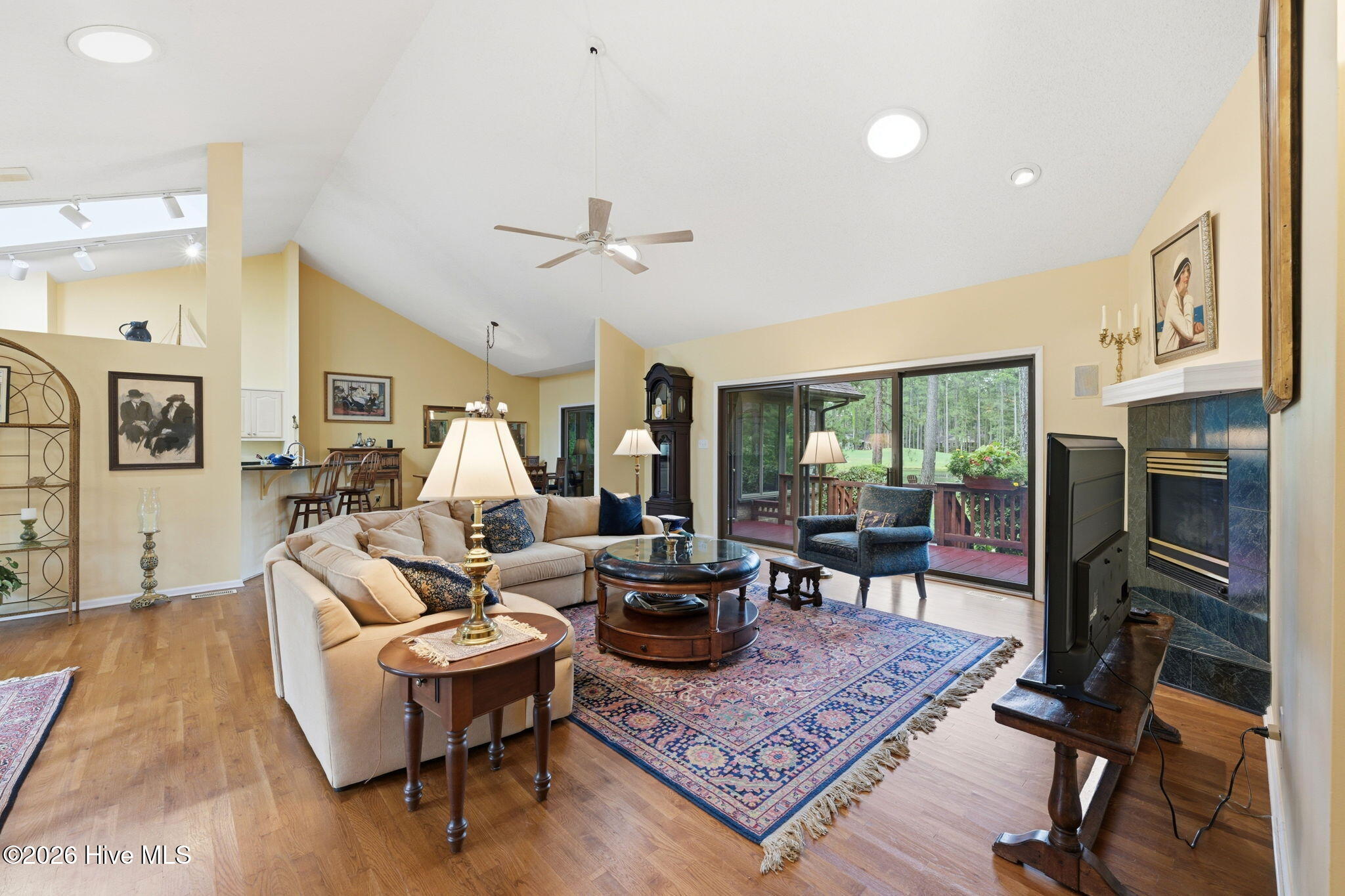 908 Sawgrass Court