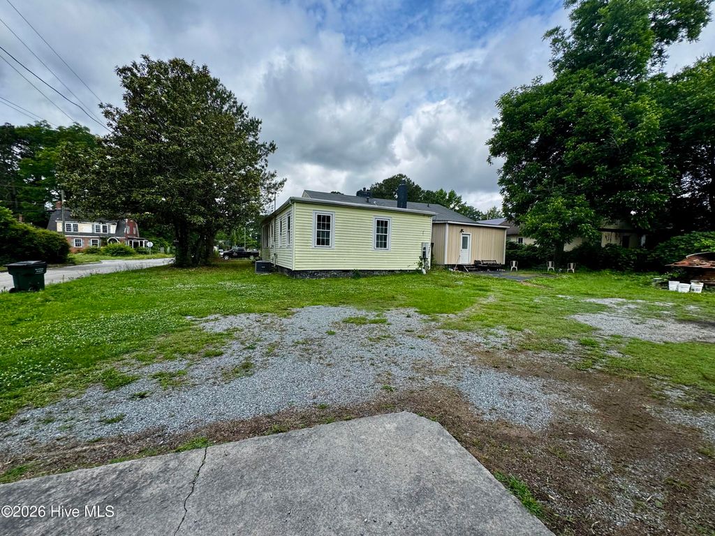 Photo of 901 College Street, Kinston, NC 28501 (MLS # 100578890)