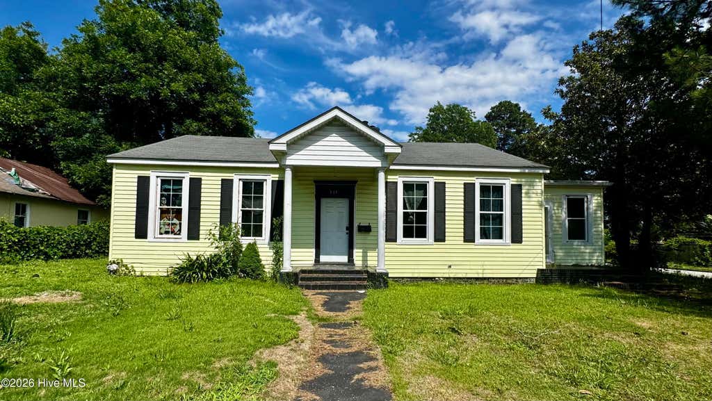 Photo of 901 College Street, Kinston, NC 28501 (MLS # 100578890)