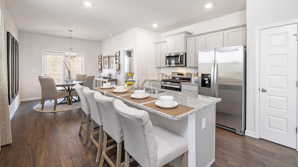 407 Roebuck Pass