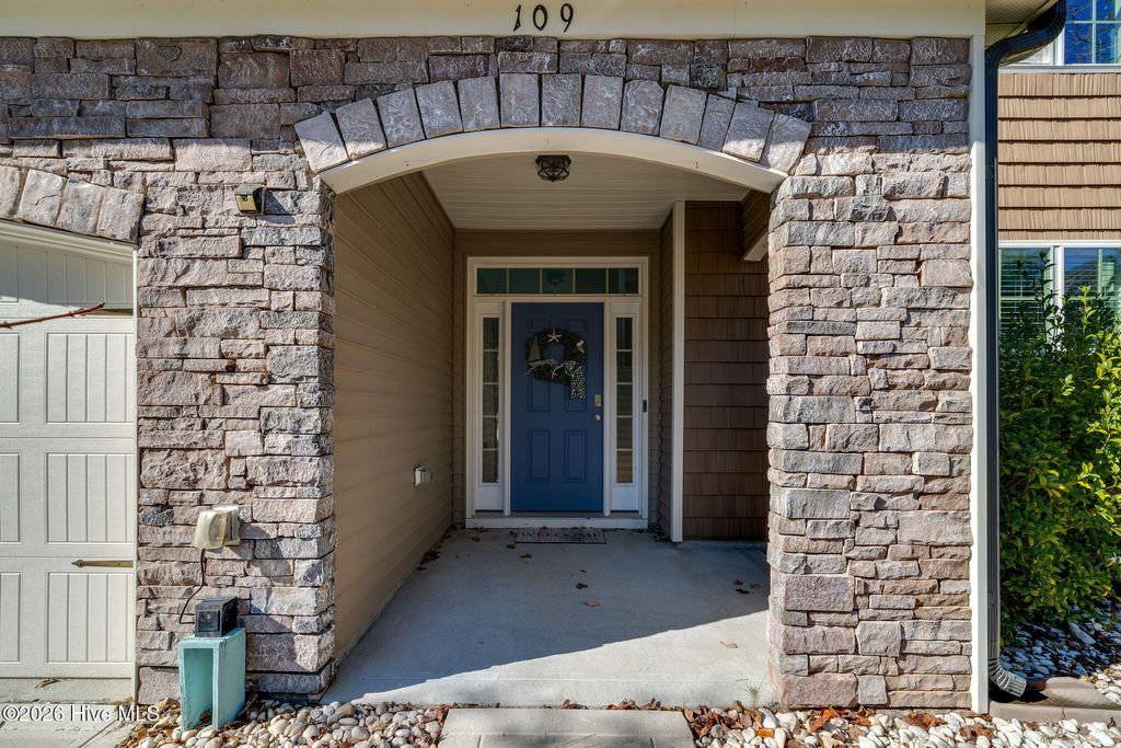 Photo of 109 Creek End Court, Swansboro, NC 28584 (MLS # 100547626)