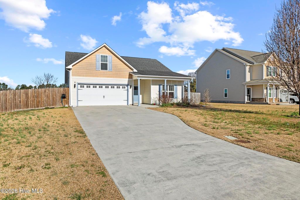 Photo of 127 Landover Drive, Richlands, NC 28574 (MLS # 100550507)