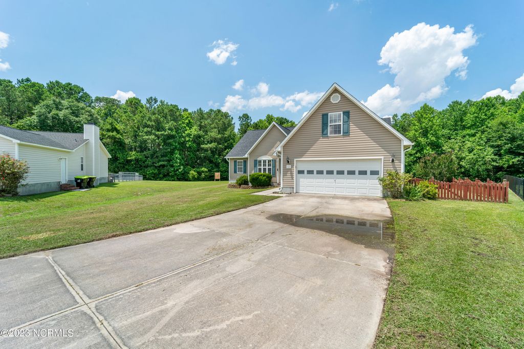 Photo of 103 Appleton Lane, Richlands, NC 28574 (MLS # 100564782)
