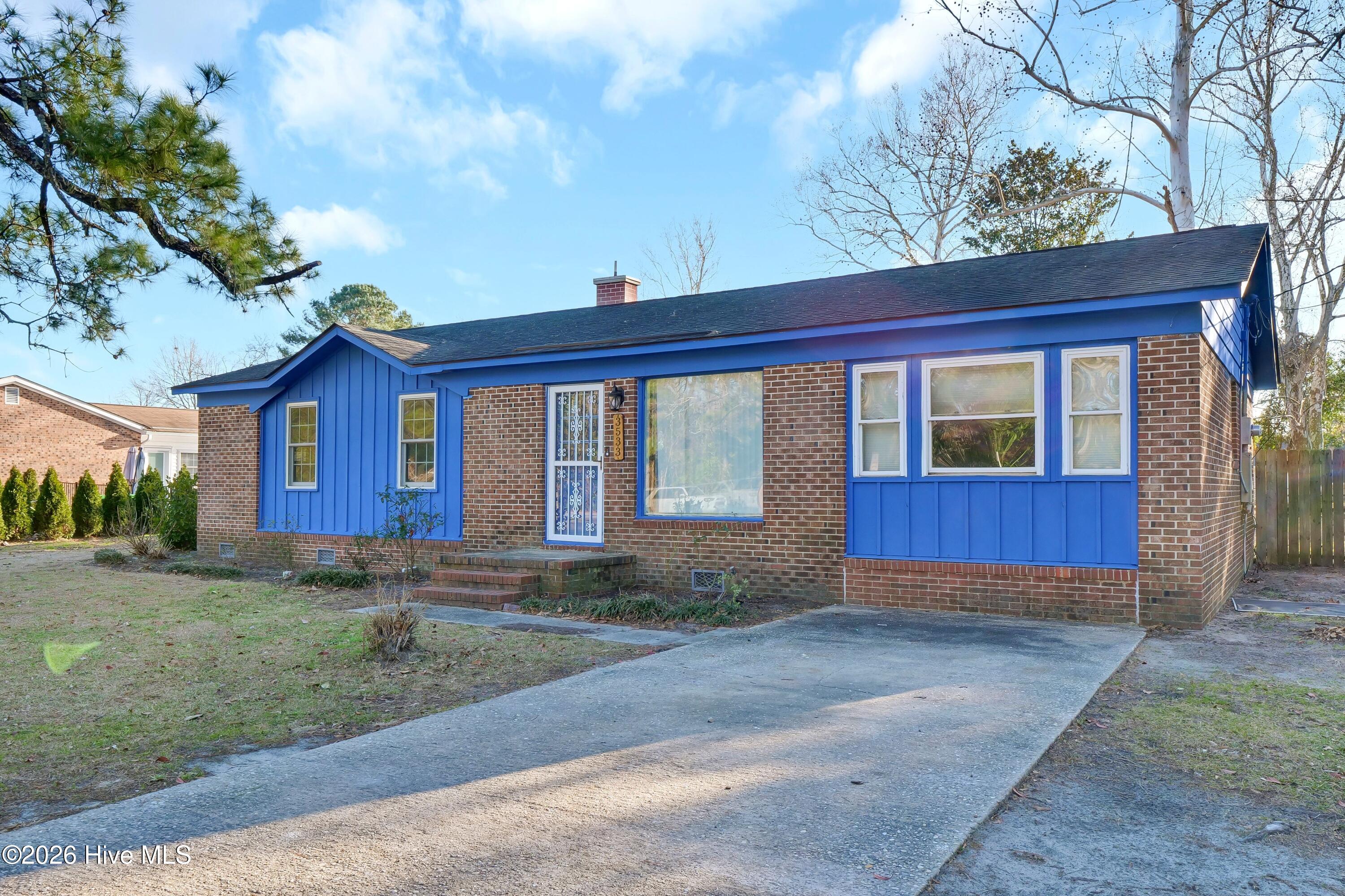 3533 Middle Sound Loop Road