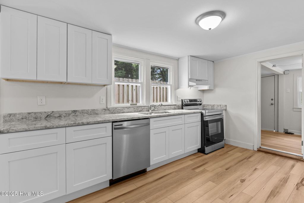 Photo of 362 Mercer Avenue, Wilmington, NC 28403 (MLS # 100556871)