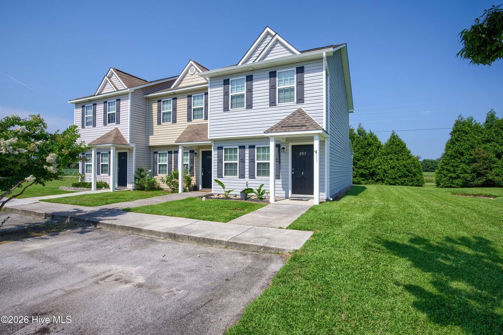 Photo of 205 Lanieve Court #Unit 3, Hubert, NC 28539 (MLS # 100552411)