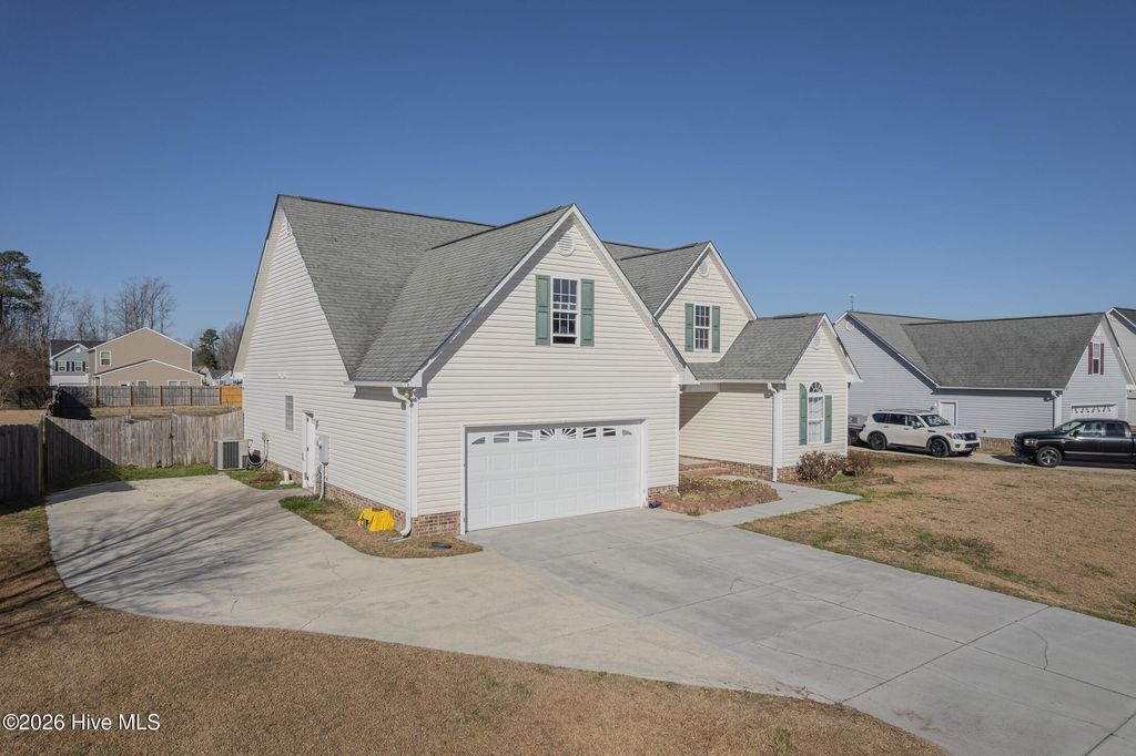 Photo of 124 Weste Avenue, Jacksonville, NC 28540 (MLS # 100550333)
