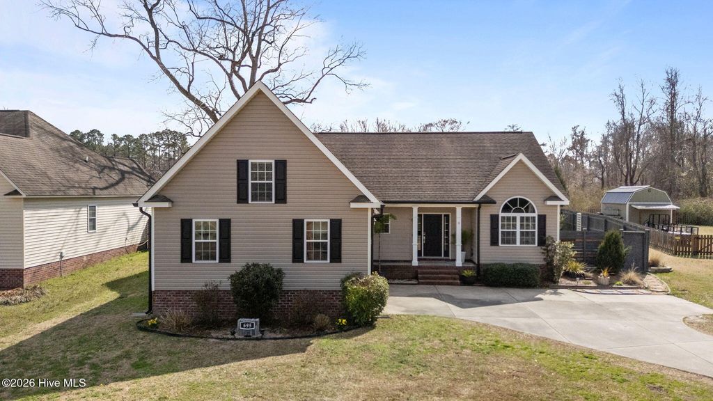 Photo of 695 Crump Farm Road, New Bern, NC 28562 (MLS # 100560370)