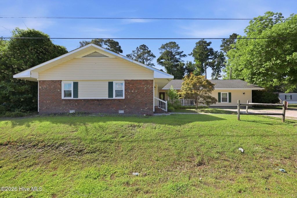 Photo of 1851 Burgaw Highway, Jacksonville, NC 28540 (MLS # 100575112)