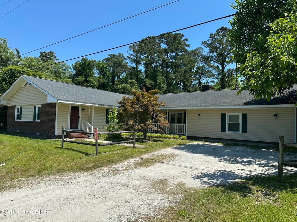 Photo of 1851 Burgaw Highway, Jacksonville, NC 28540 (MLS # 100575112)