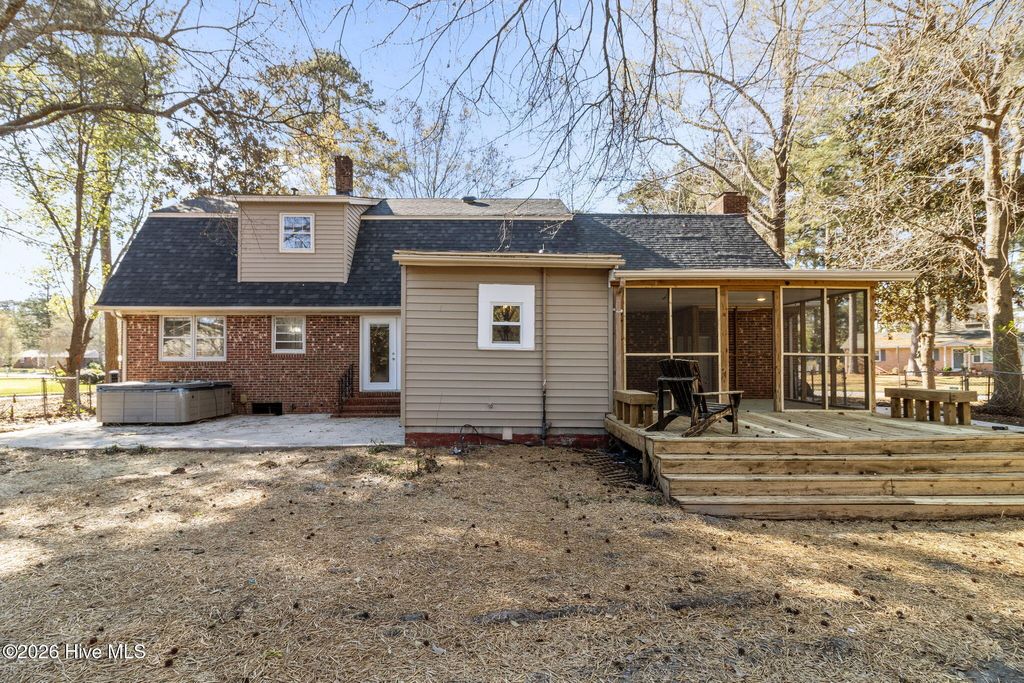 Photo of 800 Little John Avenue, Jacksonville, NC 28546 (MLS # 100561705)