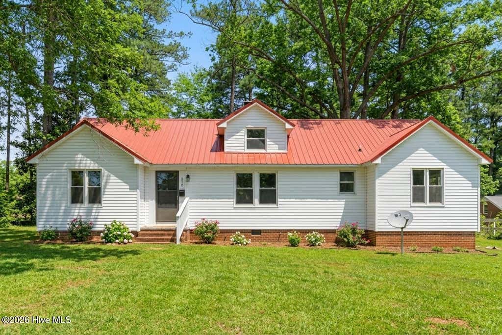 Photo of 210 N Monroe Avenue, Sanford, NC 27330 (MLS # 100579606)