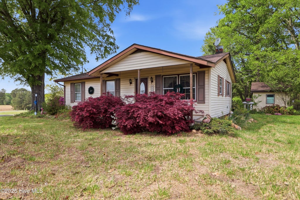 Photo of 384 Lynch Road, Selma, NC 27576 (MLS # 100589904)