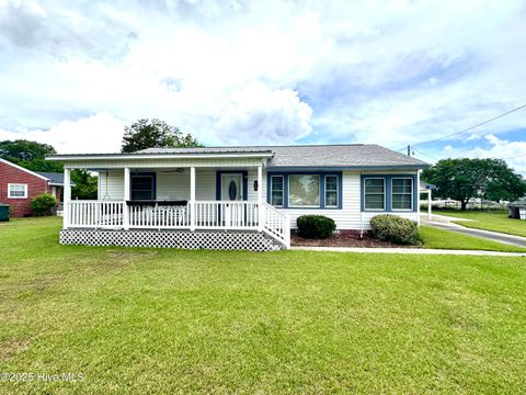 Homes For Sale - 706 E Country Club Drive<br/> Edgecombe County, Tarboro, NC 27886