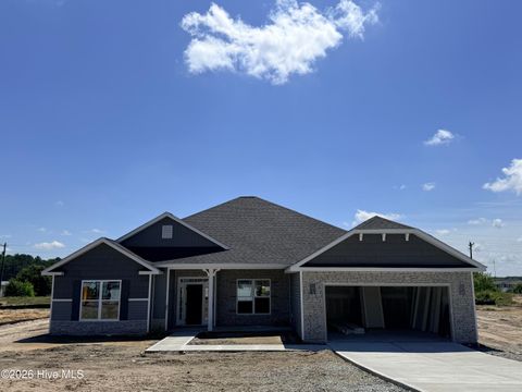 Homes For Sale - 104 Brighton Street<br/> La Grange, NC 28551