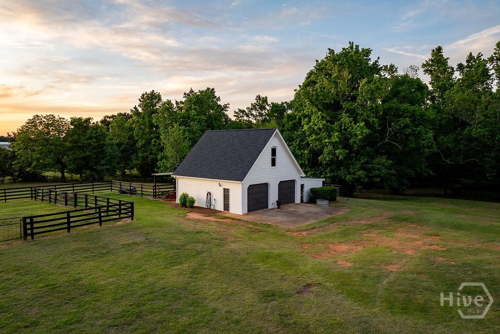 1051 Greenfield Lane
