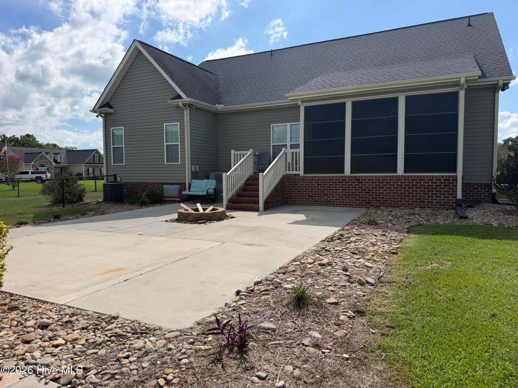 Photo of 2318 Spinnaker Court, Greenville, NC 27858 (MLS # 100594202)