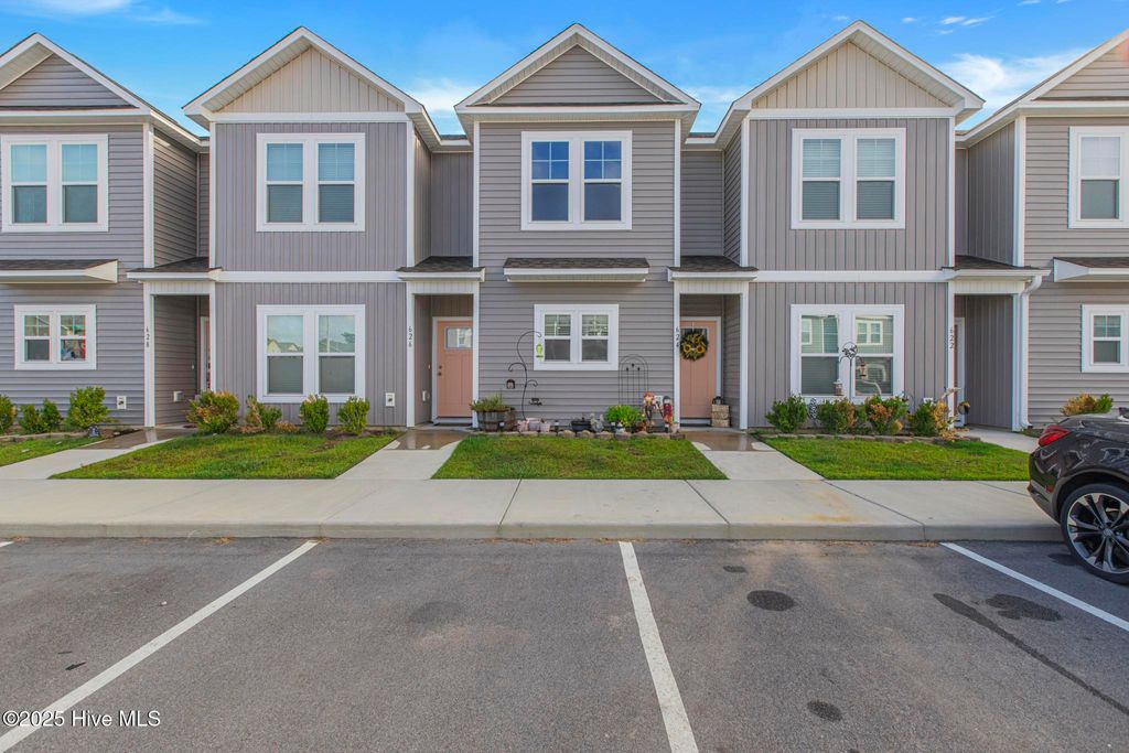 Photo of 624 Jacks Crossing Drive, Hubert, NC 28539 (MLS # 100533481)