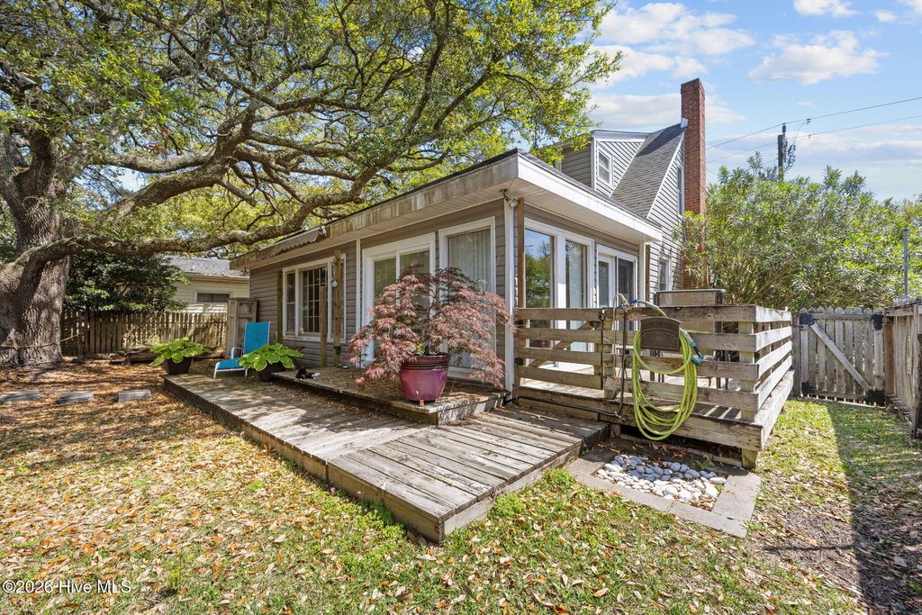 Photo of 2812 Evans Street, Morehead City, NC 28557 (MLS # 100564257)