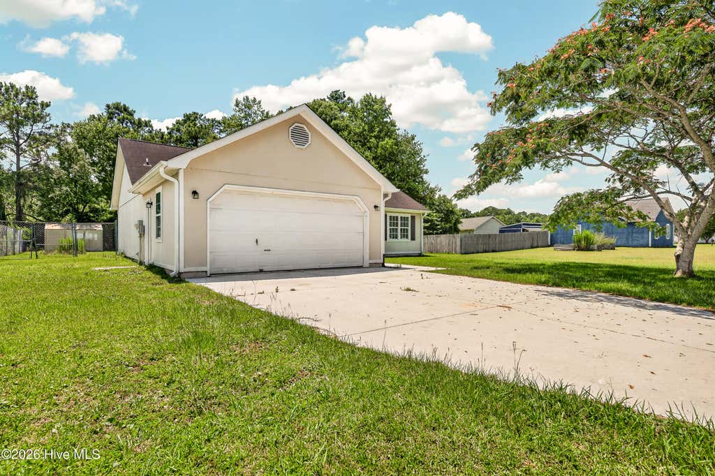 Photo of 242 Zachary Lane, Hubert, NC 28539 (MLS # 100589819)