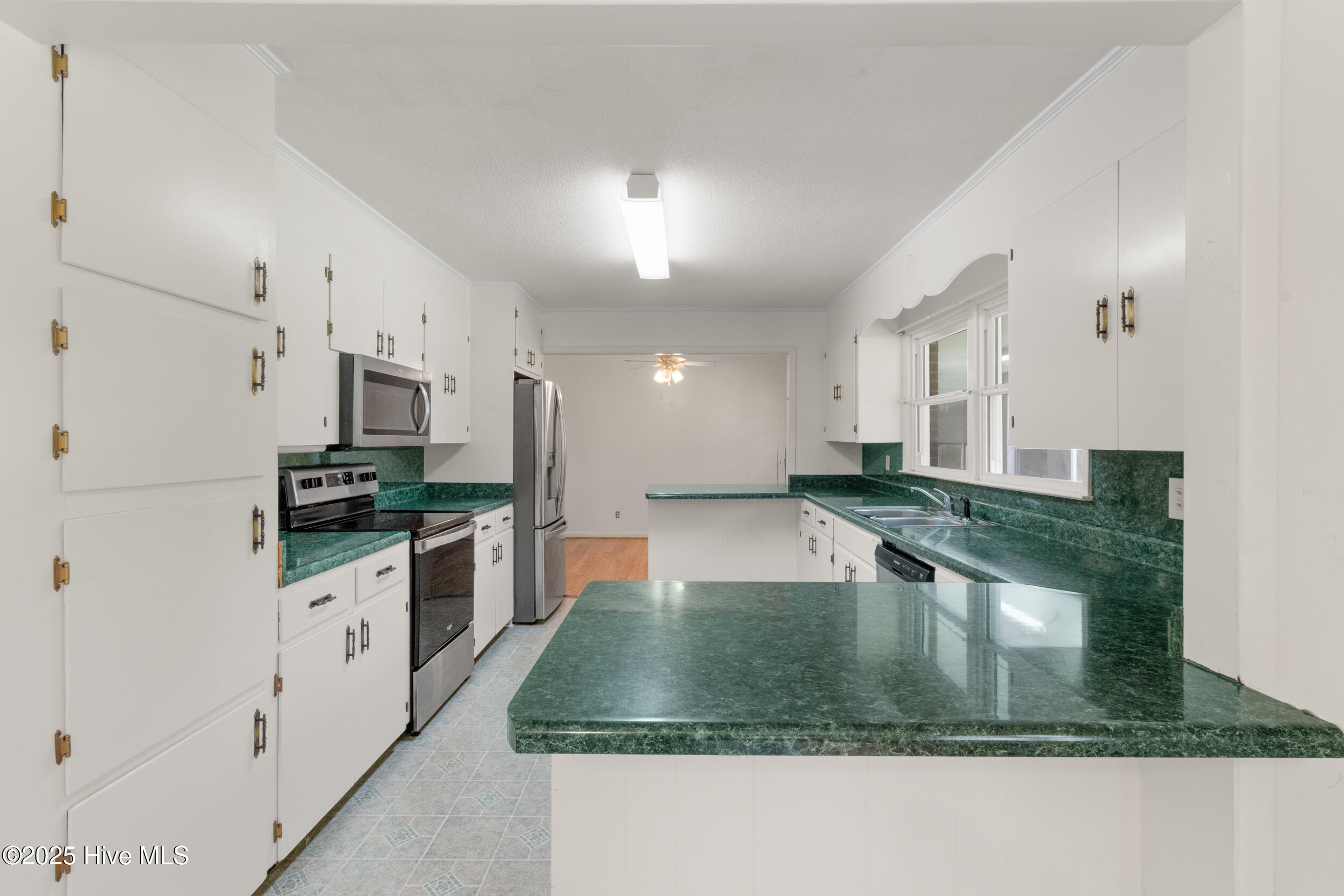 Teachey, North Carolina 28464, United States, 3 Bedrooms Bedrooms, ,2 BathroomsBathrooms,Residential,Active,255762