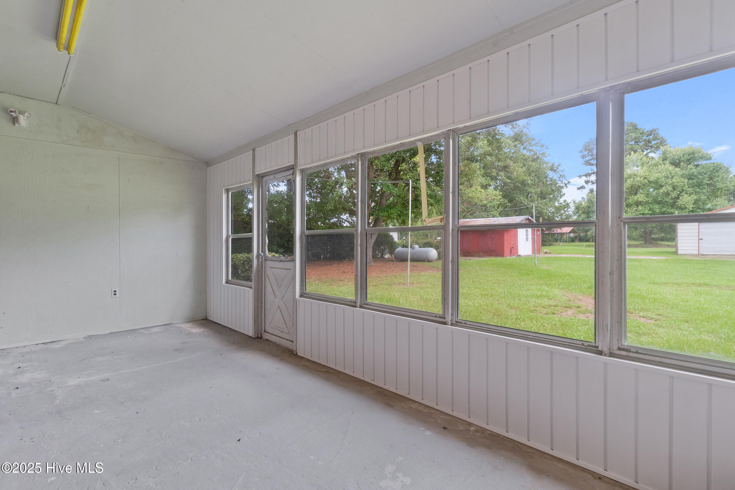 Teachey, North Carolina 28464, United States, 3 Bedrooms Bedrooms, ,2 BathroomsBathrooms,Residential,Active,255762