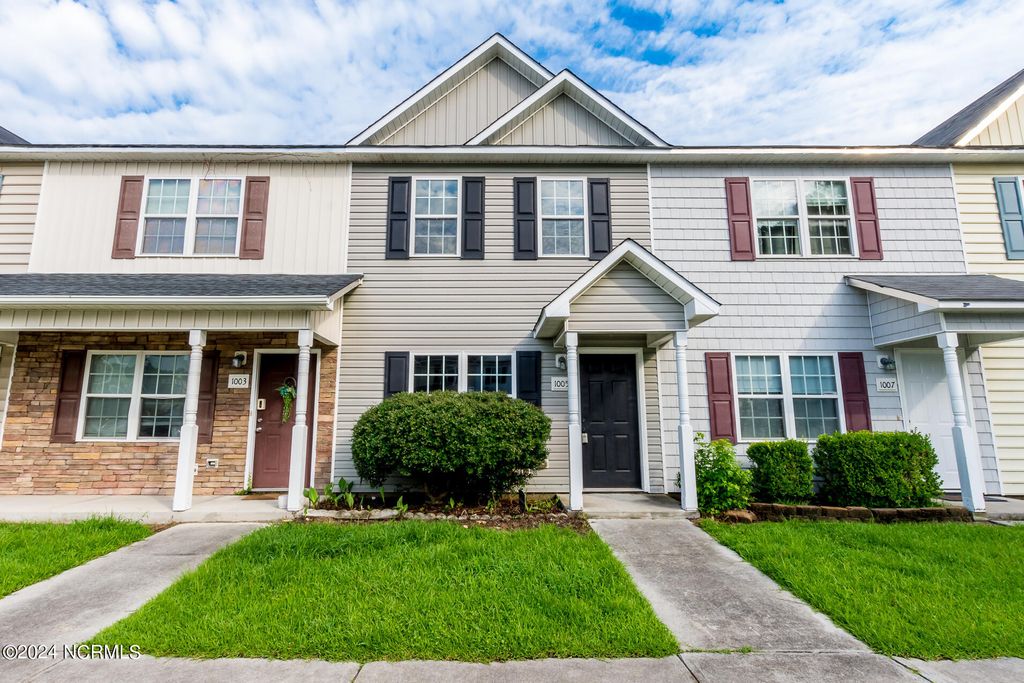 Photo of 1005 Ornate Drive, Jacksonville, NC 28546 (MLS # 100560057)