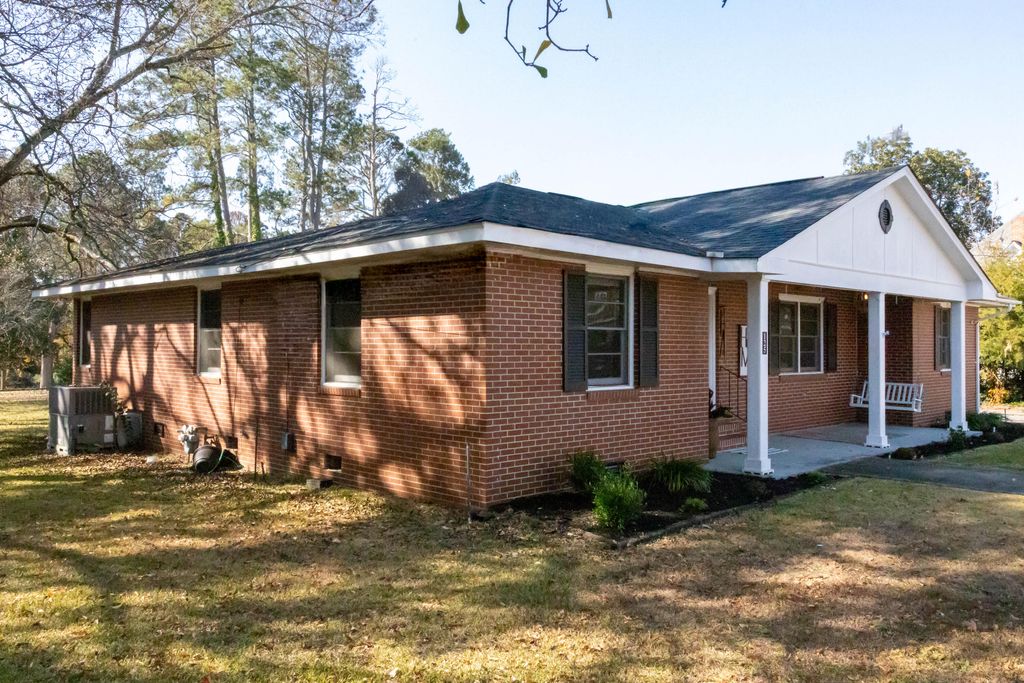 Photo of 125 Lee Street, Thomson, GA 30824 (MLS # 549507)