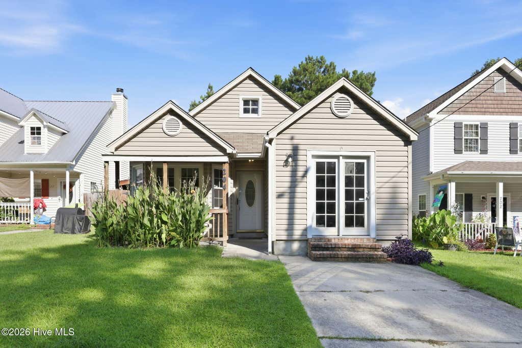 Photo of 204 Hemlock Drive, Jacksonville, NC 28546 (MLS # 100598113)