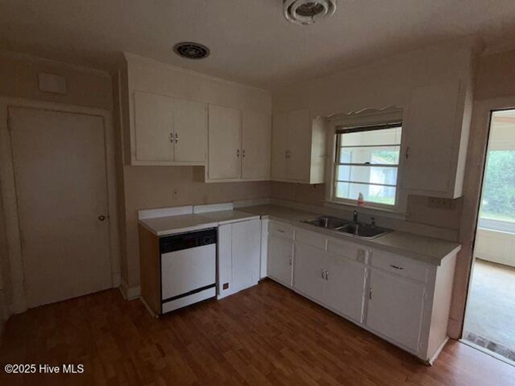 Photo of 710 Latimer Drive, Wilmington, NC 28403 (MLS # 100543443)