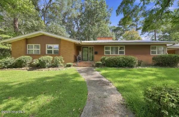 402 E VANCE ST, WILLIAMSTON, NC 27892 - Image 93a91c2de86377ee6ab4e7f0a3ba7f37/477031654