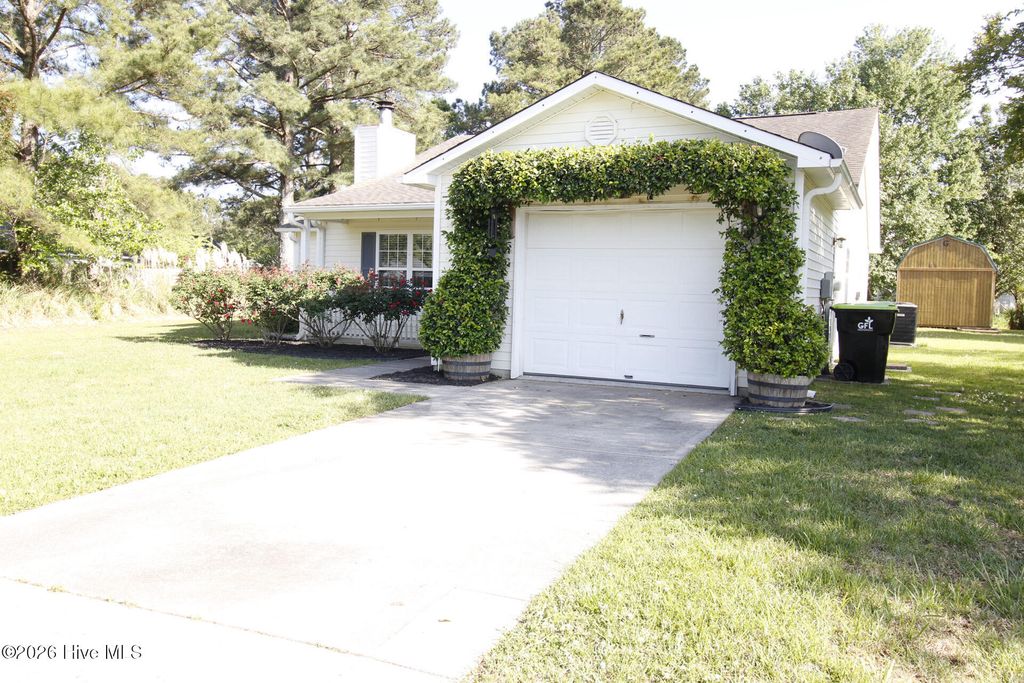 Photo of 103 Quarterhorse Lane, Jacksonville, NC 28546 (MLS # 100569547)