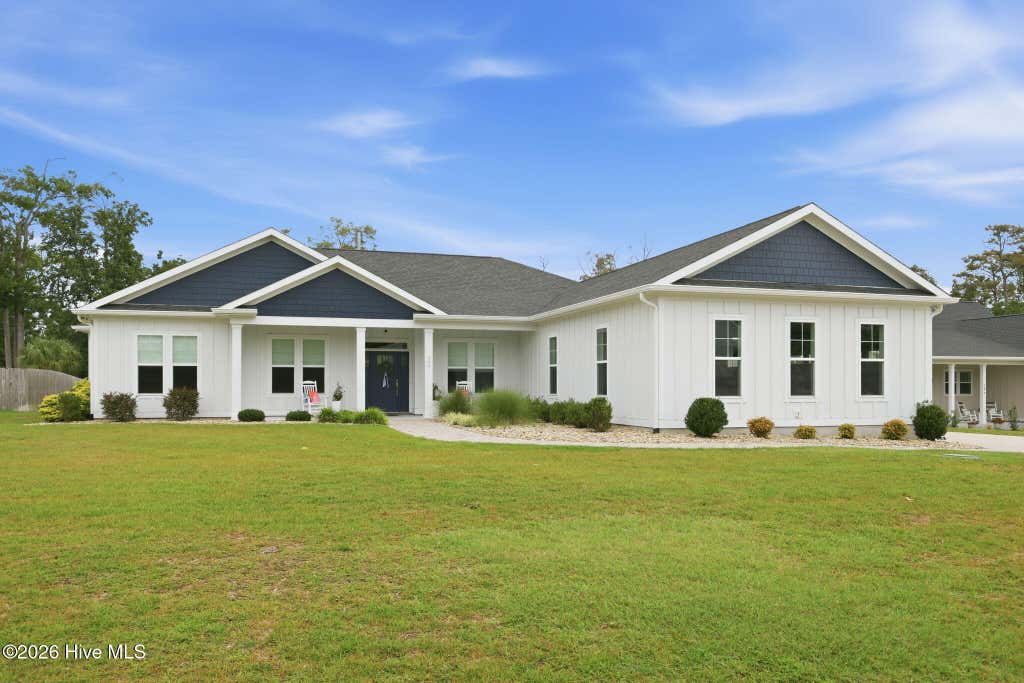 Photo of 208 S Spooners St Extension, Morehead City, NC 28557 (MLS # 100593916)