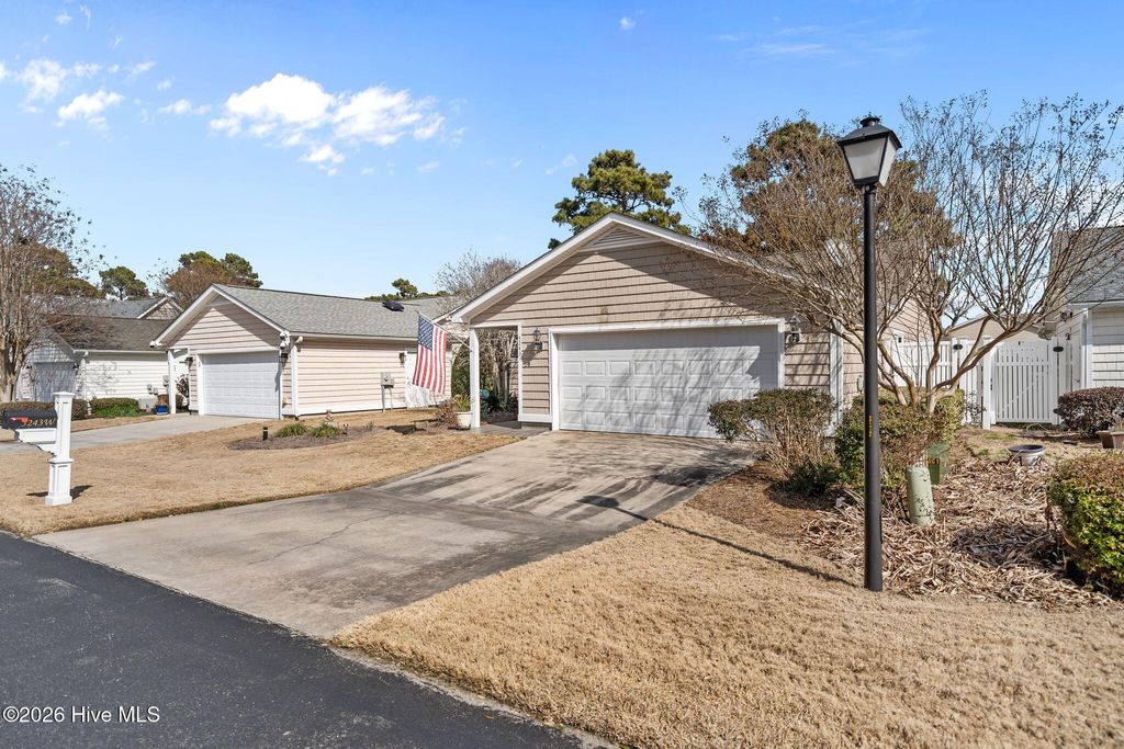 Photo of 5243 Minnesota Drive SE, Southport, NC 28461 (MLS # 100556282)