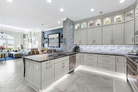 Tiny photo for 124 Walnut Street #Apt 607, Wilmington, NC 28401 (MLS # 100598537)