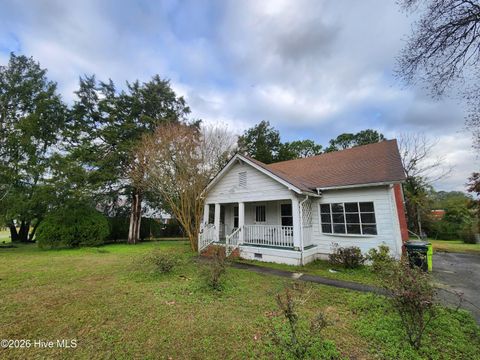 Homes For Sale - 1708 Lucerne Way<br/> New Bern, NC 28560
