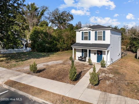 Tiny photo for 917 Grace Street, Wilmington, NC 28401 (MLS # 100548368)