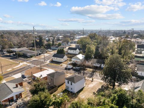 Tiny photo for 917 Grace Street, Wilmington, NC 28401 (MLS # 100548368)