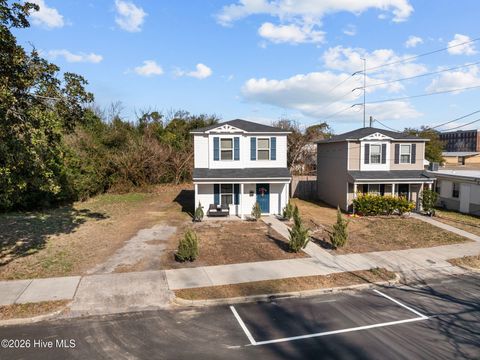 Tiny photo for 917 Grace Street, Wilmington, NC 28401 (MLS # 100548368)
