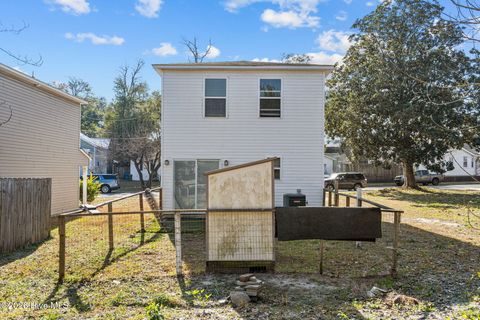 Tiny photo for 917 Grace Street, Wilmington, NC 28401 (MLS # 100548368)