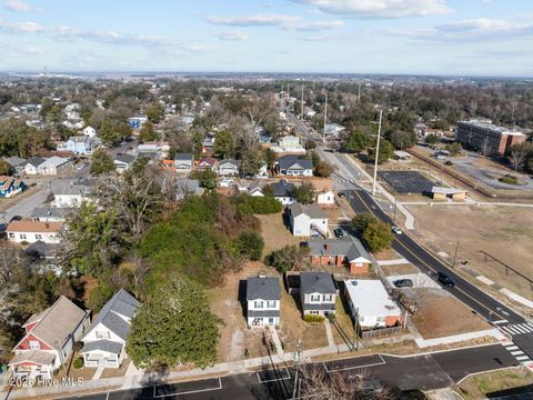 Tiny photo for 917 Grace Street, Wilmington, NC 28401 (MLS # 100548368)