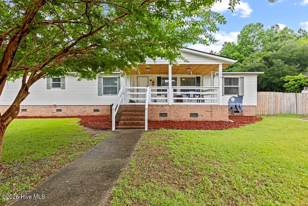 Photo of 126 Elizabeth Drive E, Hubert, NC 28539 (MLS # 100589375)