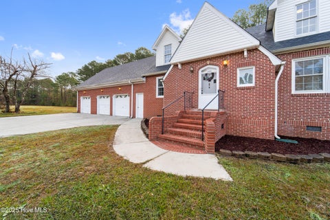 Homes For Sale - 190 Huffmantown Road<br/> Onslow County, Richlands, NC 28574