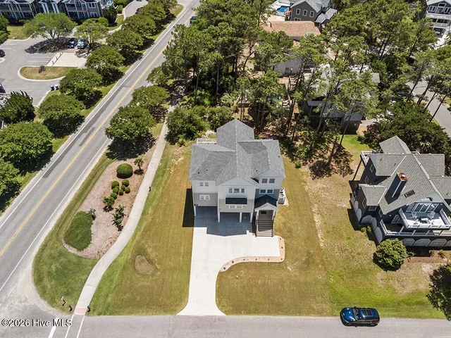 1036 Hampton Street, photo 3 of 60