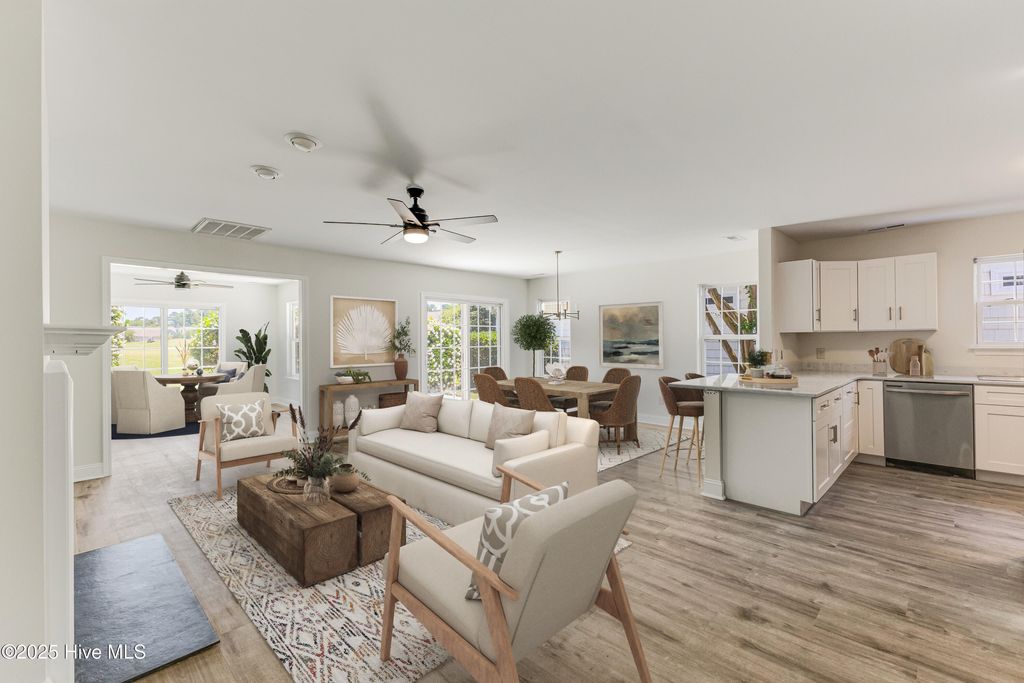 Photo of 5249 Minnesota Drive SE, Southport, NC 28461 (MLS # 100563033)