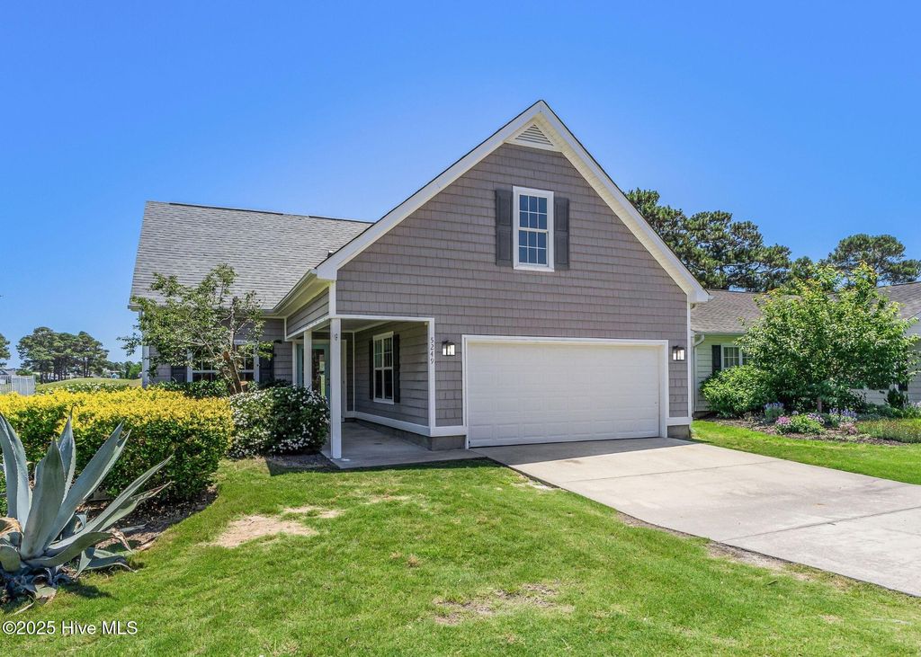 Photo of 5249 Minnesota Drive SE, Southport, NC 28461 (MLS # 100563033)
