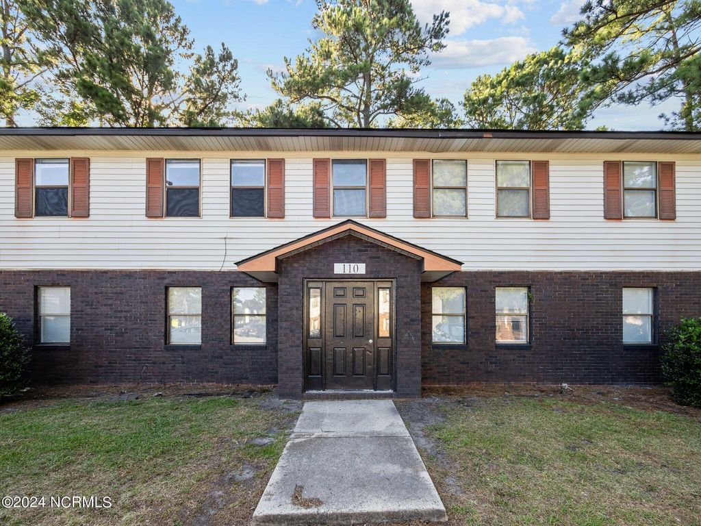 Photo of 110 Ravenwood Drive #D, Jacksonville, NC 28546 (MLS # 100566781)