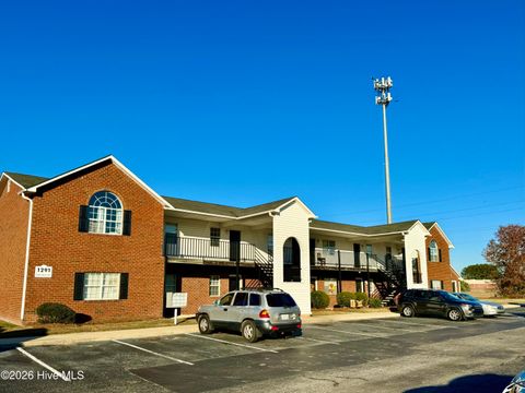 Apartment For Rent - 1287 Park West Drive #5<br/> Greenville, NC 27834