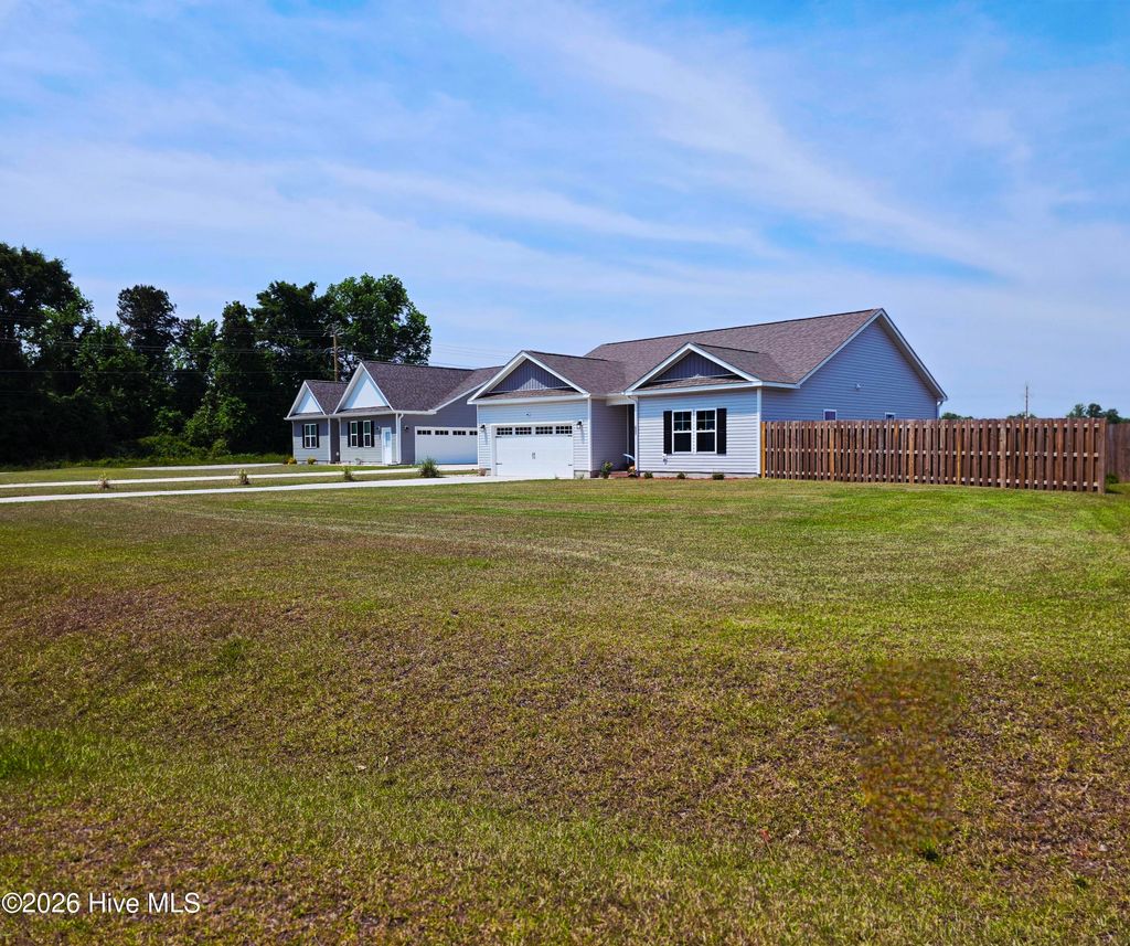 Photo of 603 Bright Harvest Drive, Maysville, NC 28555 (MLS # 100570766)
